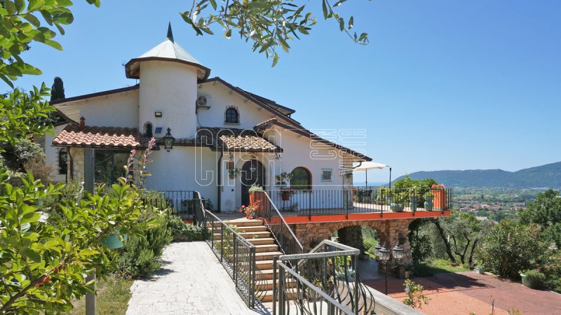 Villa i Castelnuovo Magra