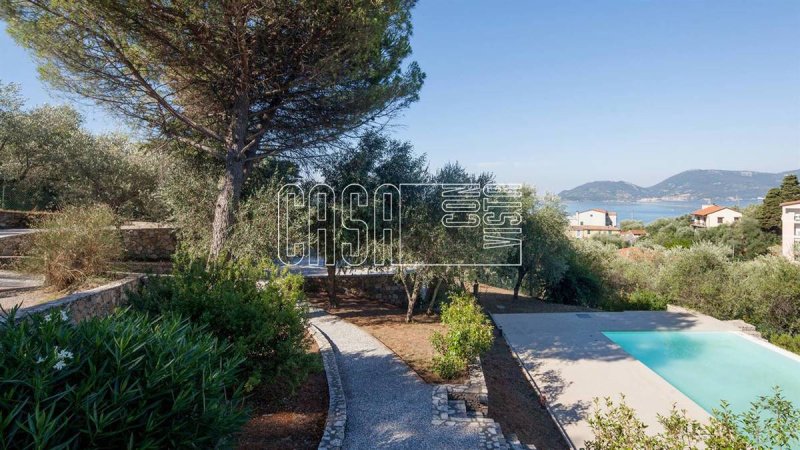 Self-contained apartment in Lerici