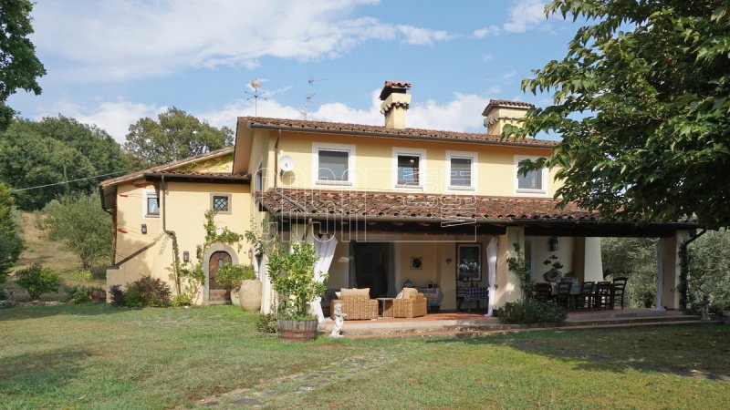 Villa a Fivizzano