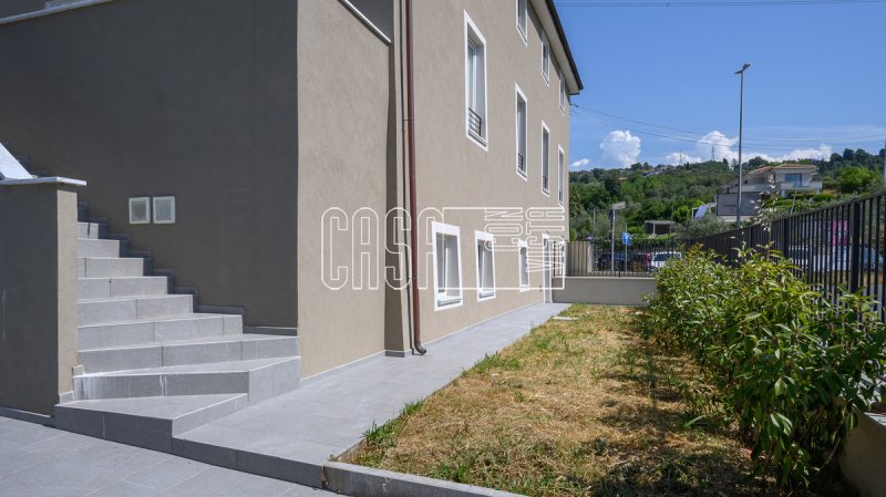 Fristående lägenhet i Fosdinovo