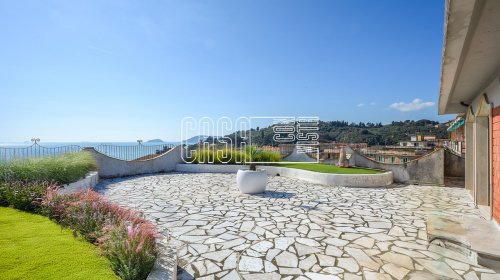 Takvåning i Lerici