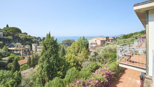 Fristående lägenhet i Lerici