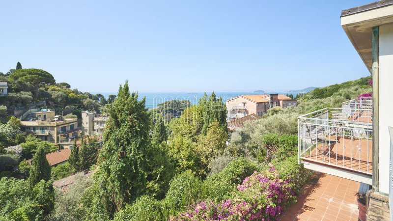 Fristående lägenhet i Lerici