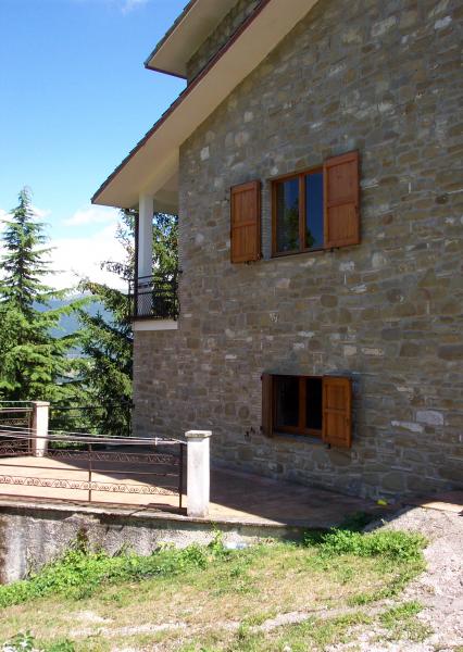 Country house in Valtopina