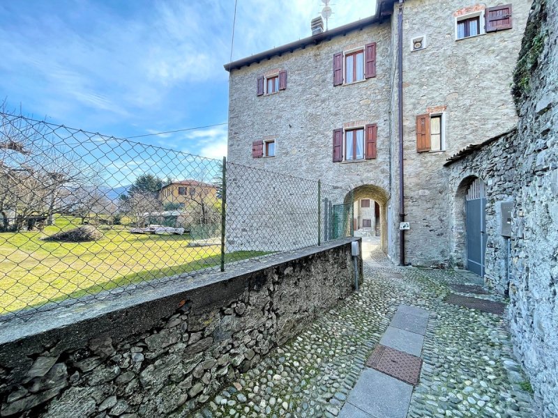 Semi-detached house in Menaggio