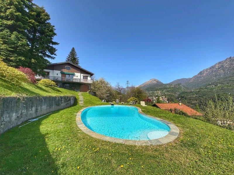 Detached house in Menaggio