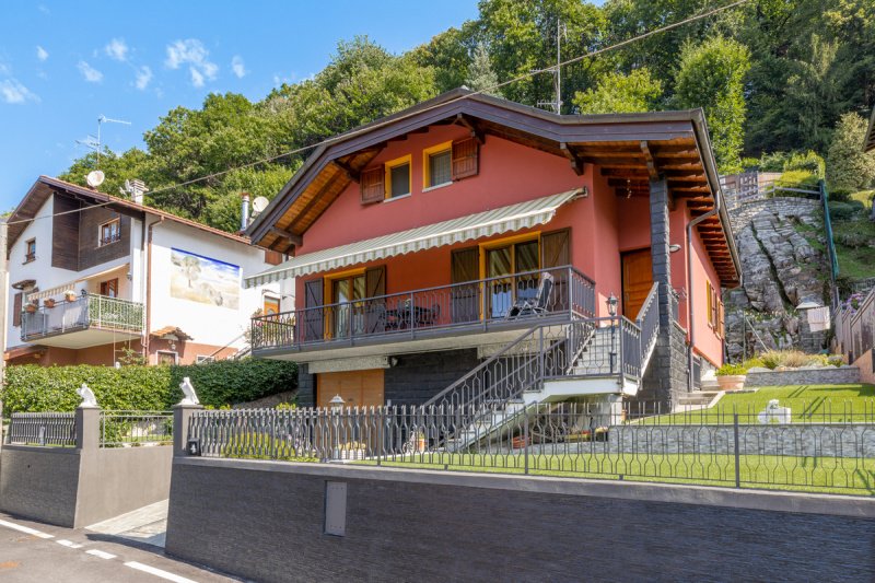 Detached house in Argegno