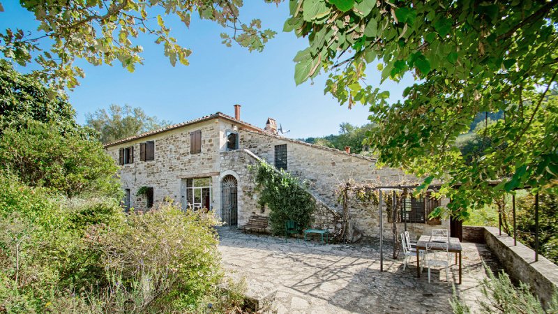 基安蒂地区加约莱乡间房屋