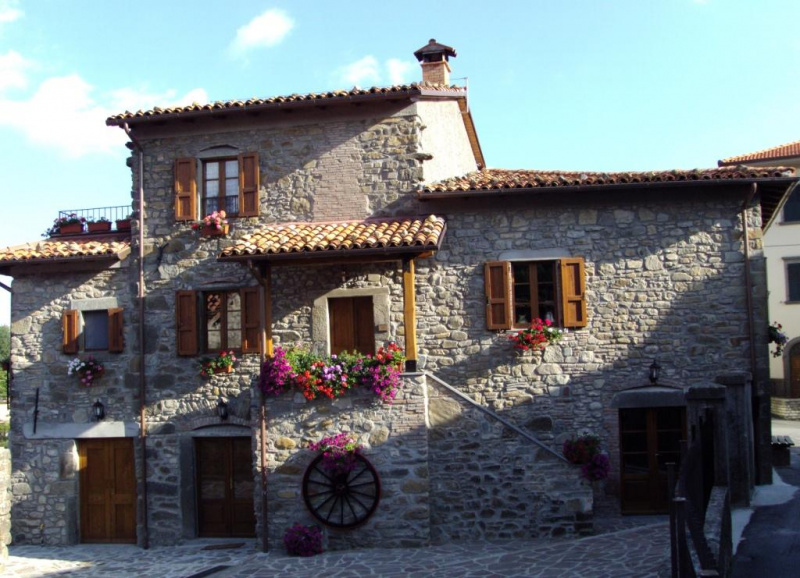 Detached house in Camporgiano
