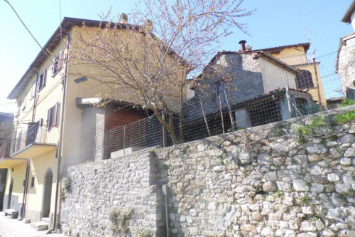 Semi-detached house in Fosciandora