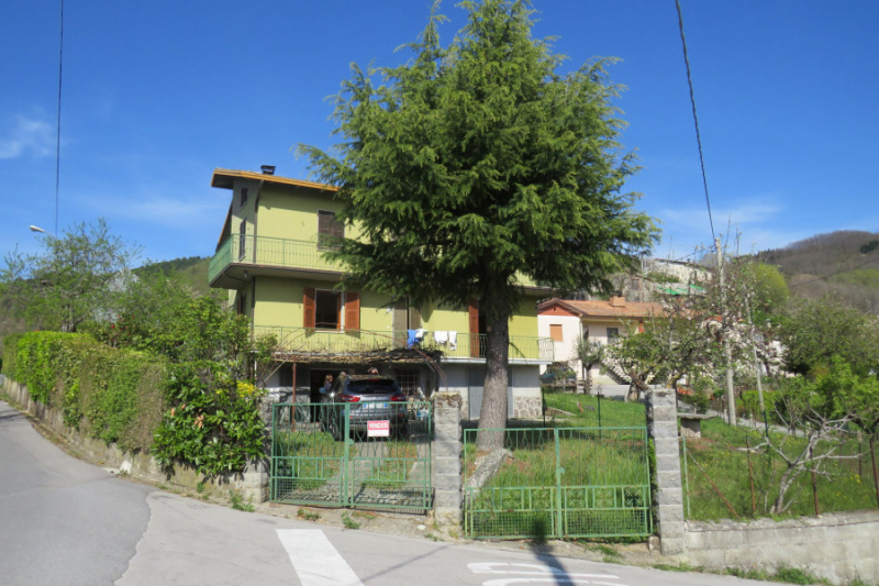 Villa a Minucciano