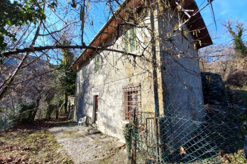Klein huisje op het platteland in Vagli Sotto