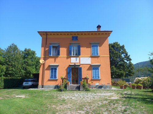 Villa i Minucciano