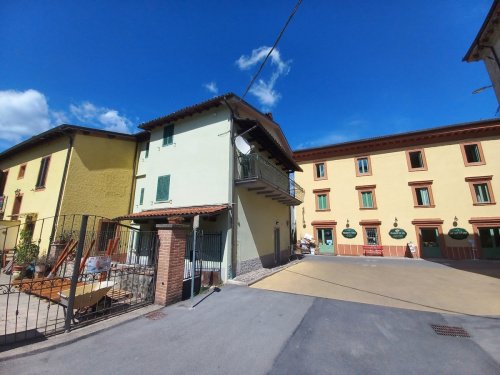 Semi-detached house in Camporgiano