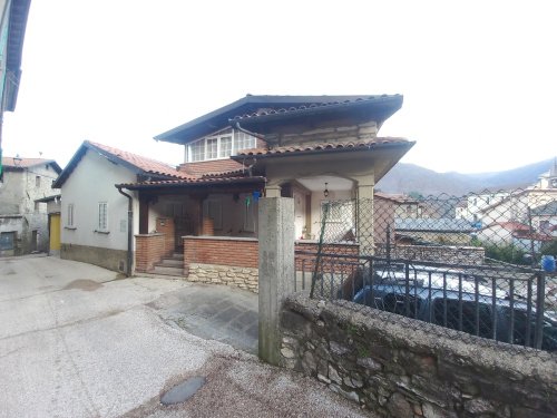 Semi-detached house in Minucciano