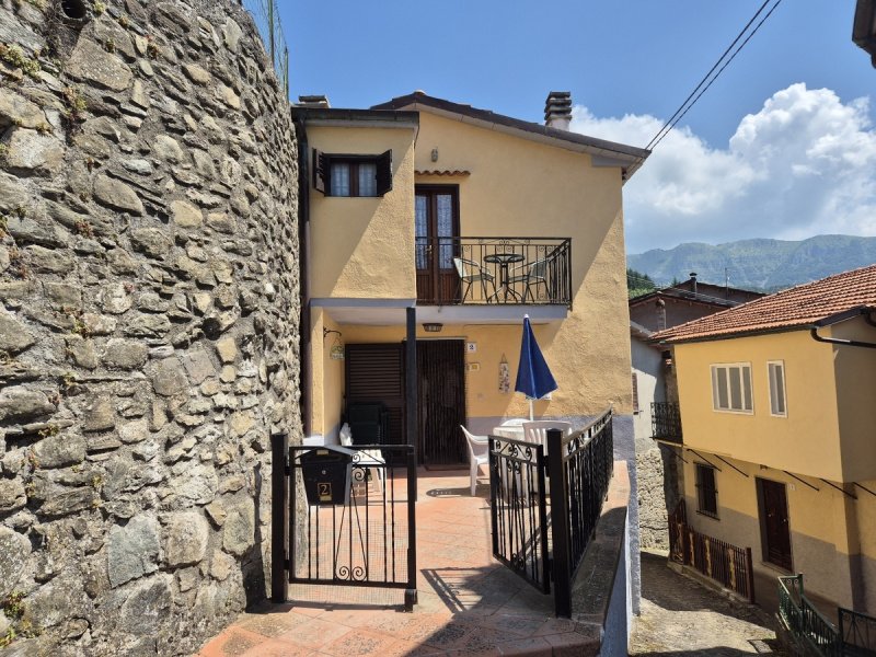 Casa semi indipendente a San Romano in Garfagnana