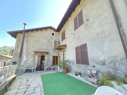 Country house in Minucciano