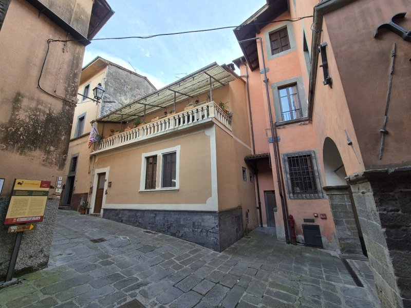 Casa geminada em Gallicano