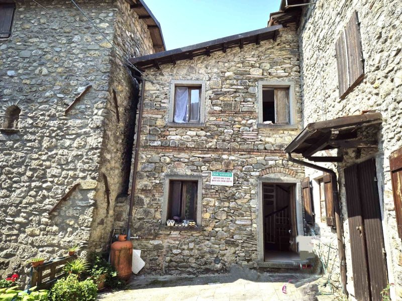 Maison jumelée à Vagli Sotto