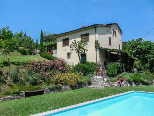 Villa in Camporgiano