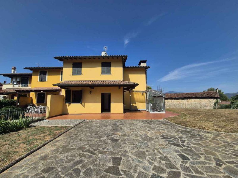 Semi-detached house in Barga