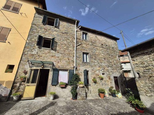 Doppelhaushälfte in Sillano Giuncugnano
