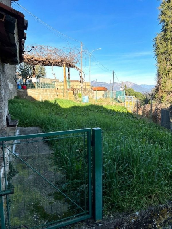 Half-vrijstaande woning in Borgo a Mozzano