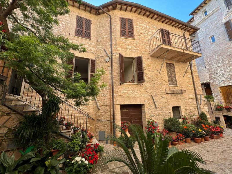 Top-to-bottom house in Spello