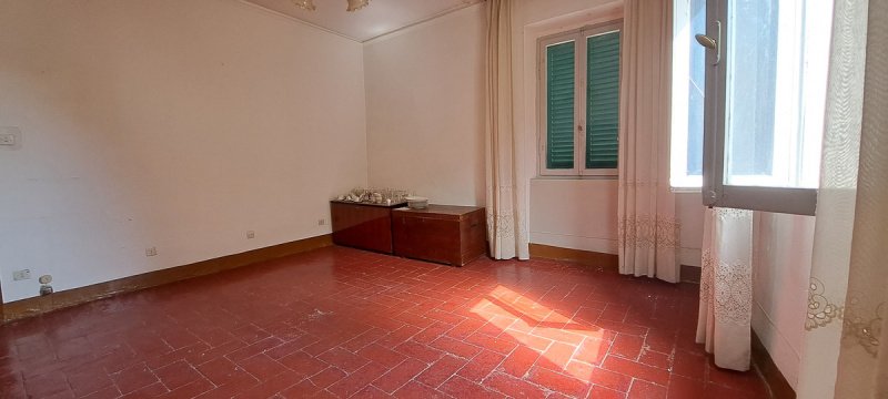 Hus från källare till tak i Bevagna