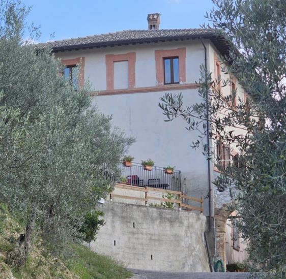 Apartamento independente em Trevi