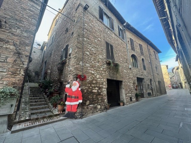 4 Bedrooms Top-to-bottom house for sale in Spello [797535] | Gate-away®