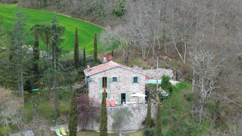 Klein huisje op het platteland in Monte Castello di Vibio