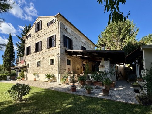 Maison de campagne à Massignano