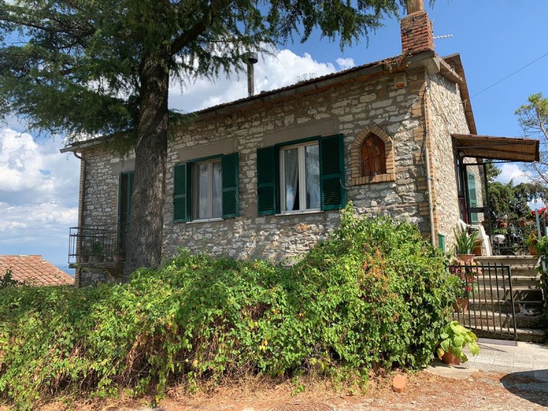 Casa independente em Passignano sul Trasimeno