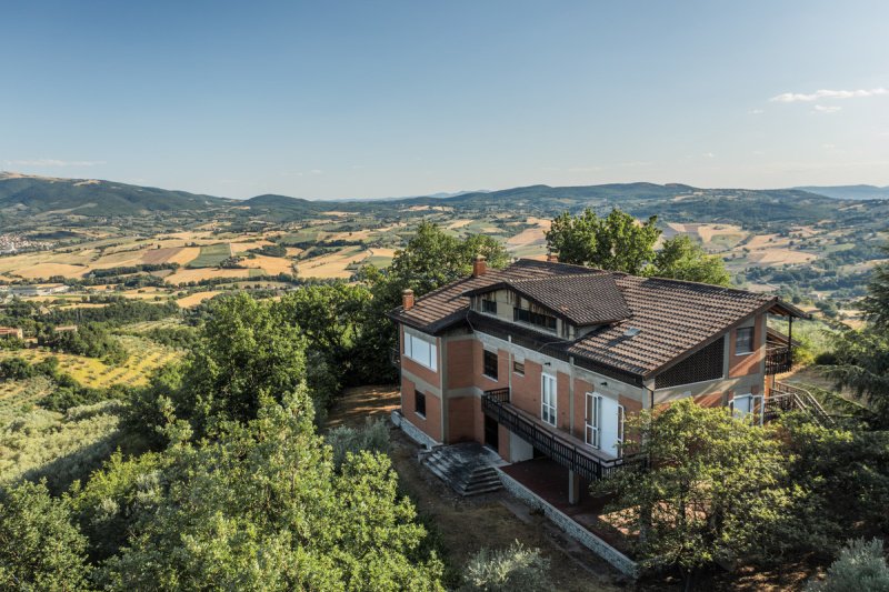 Особняк из двух квартир в Гуальдо-Каттанео