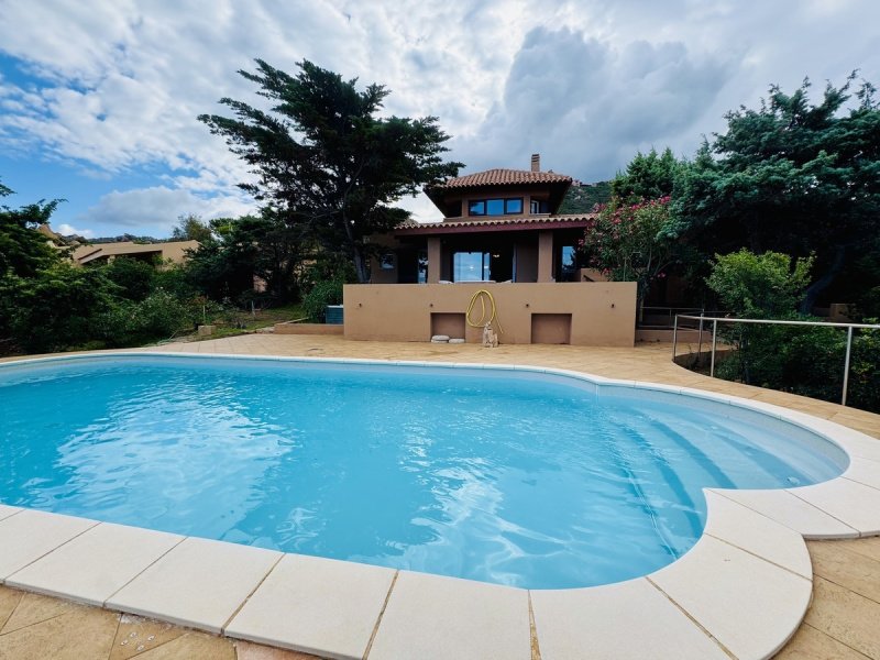 Вилла в Тринита-д'Агульту-э-Виньола