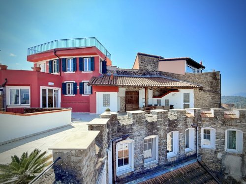 Samägande av hus i Perinaldo