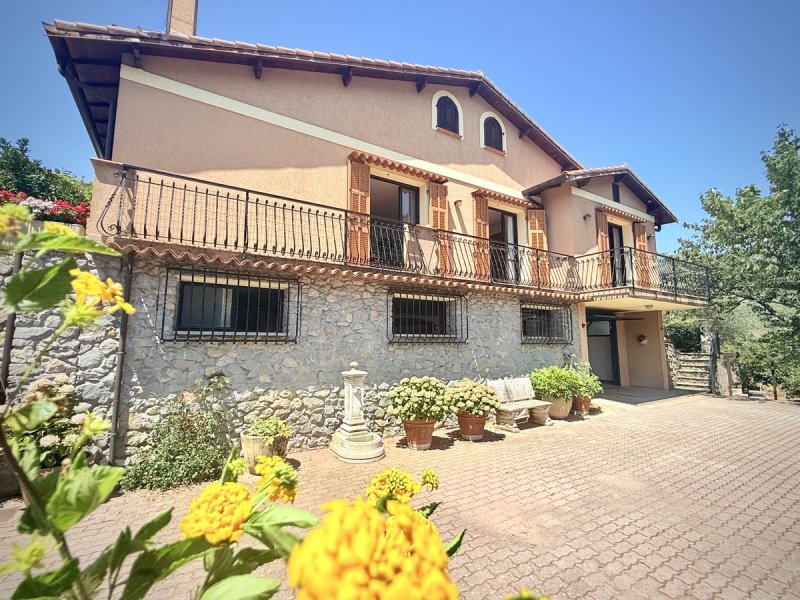 Casa indipendente a Dolceacqua