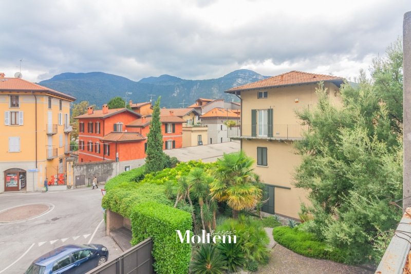 Einfamilienhaus in Mandello del Lario