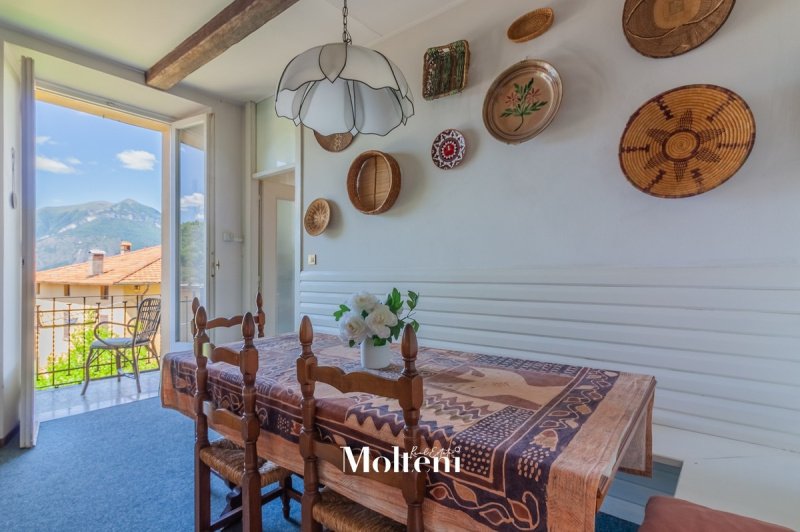 Semi-detached house in Perledo