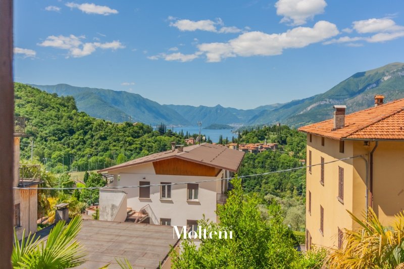 Semi-detached house in Perledo