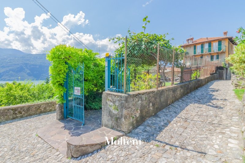 Особняк из двух квартир в Льерна