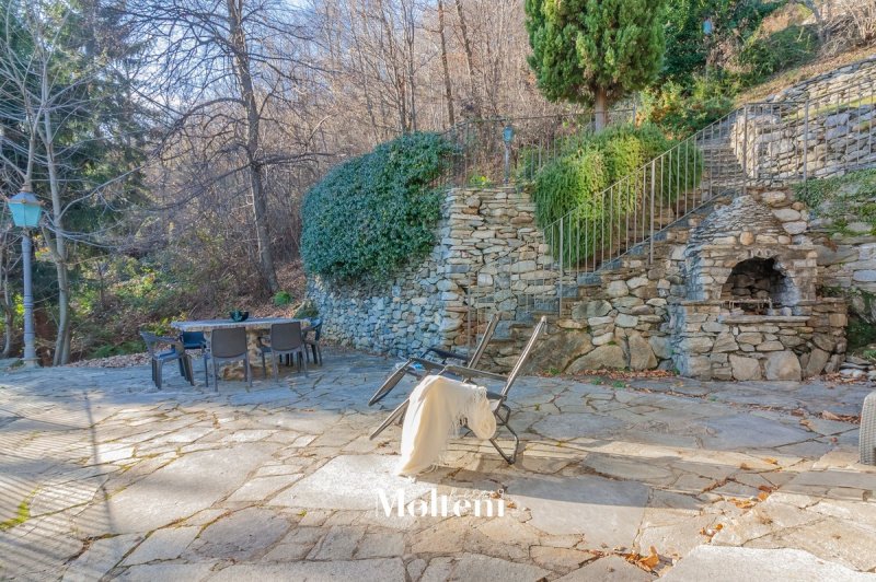 Вилла в Пьянелло-дель-Ларио