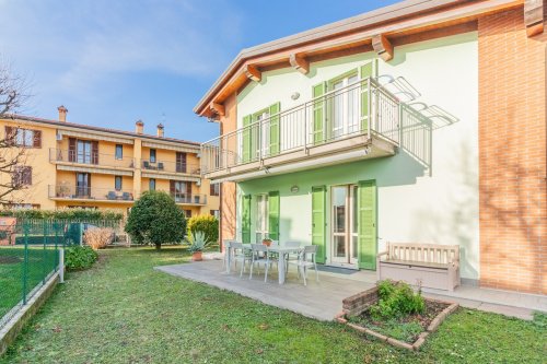 Maison mitoyenne à Valgreghentino