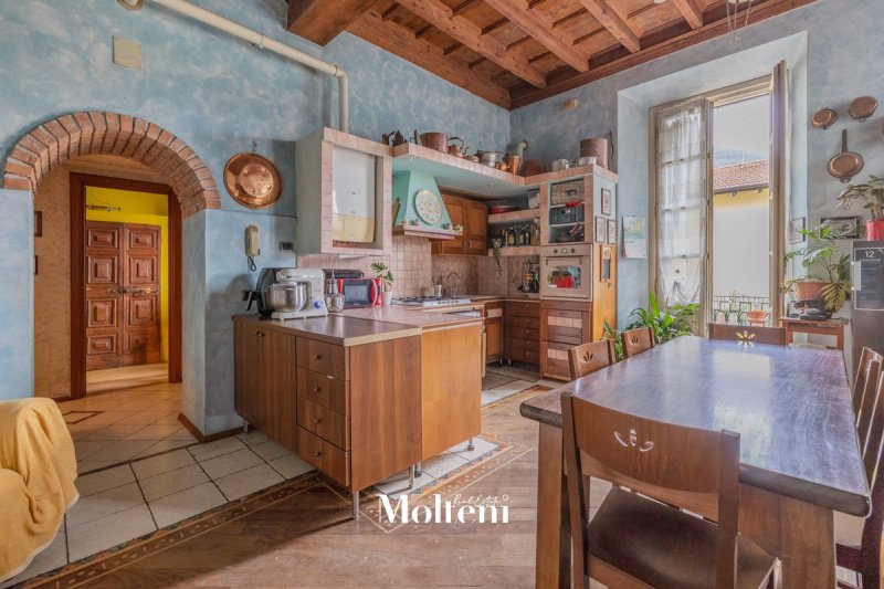Half-vrijstaande woning in Mandello del Lario