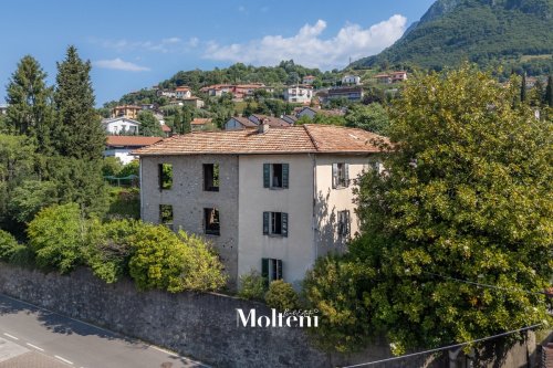 Parhus i Mandello del Lario