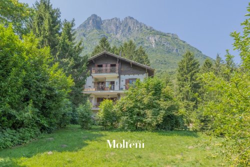 Villa à Taceno