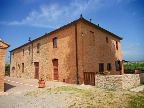 Отдельно стоящий дом в Кастельнуово-Берарденга