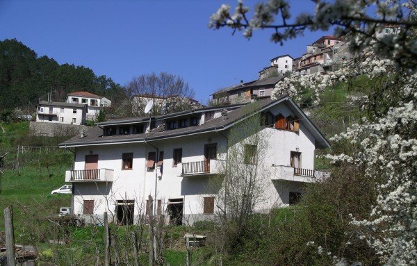 Дом в Боргетто-ди-Вара