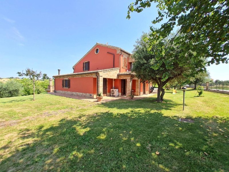 Farmhouse in Morrovalle